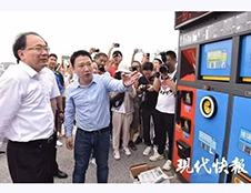 德瀾仕智能垃圾箱驚艷亮相無錫市垃圾分類啟動儀式！